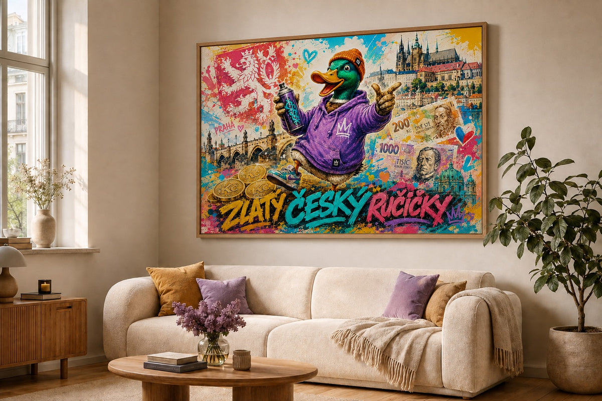 Ein farbiges Bild im Eichenrahmen über einem hellen Sofa